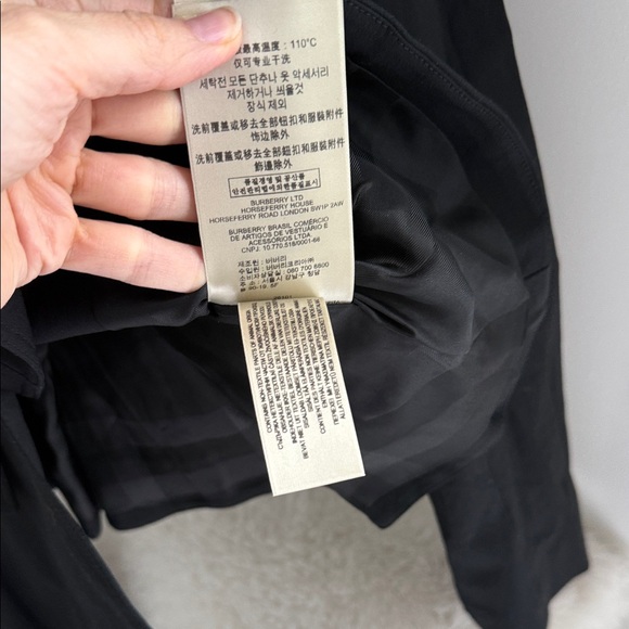 Burberry Black Peplum Blazer, SIZE USA 2 , stunning, elegant - Picture 13 of 14